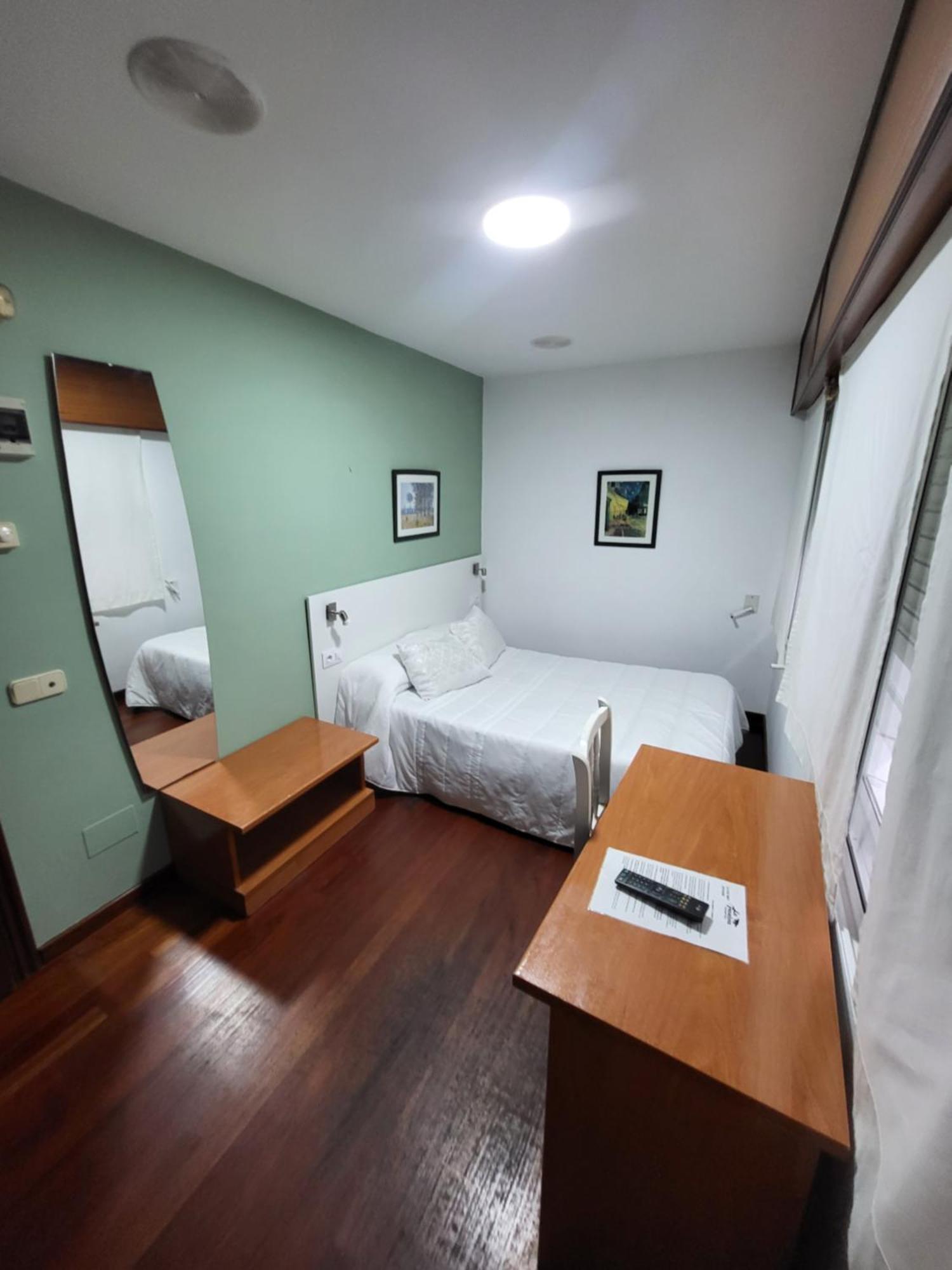 Hostal La Frontera Ferrol Extérieur photo