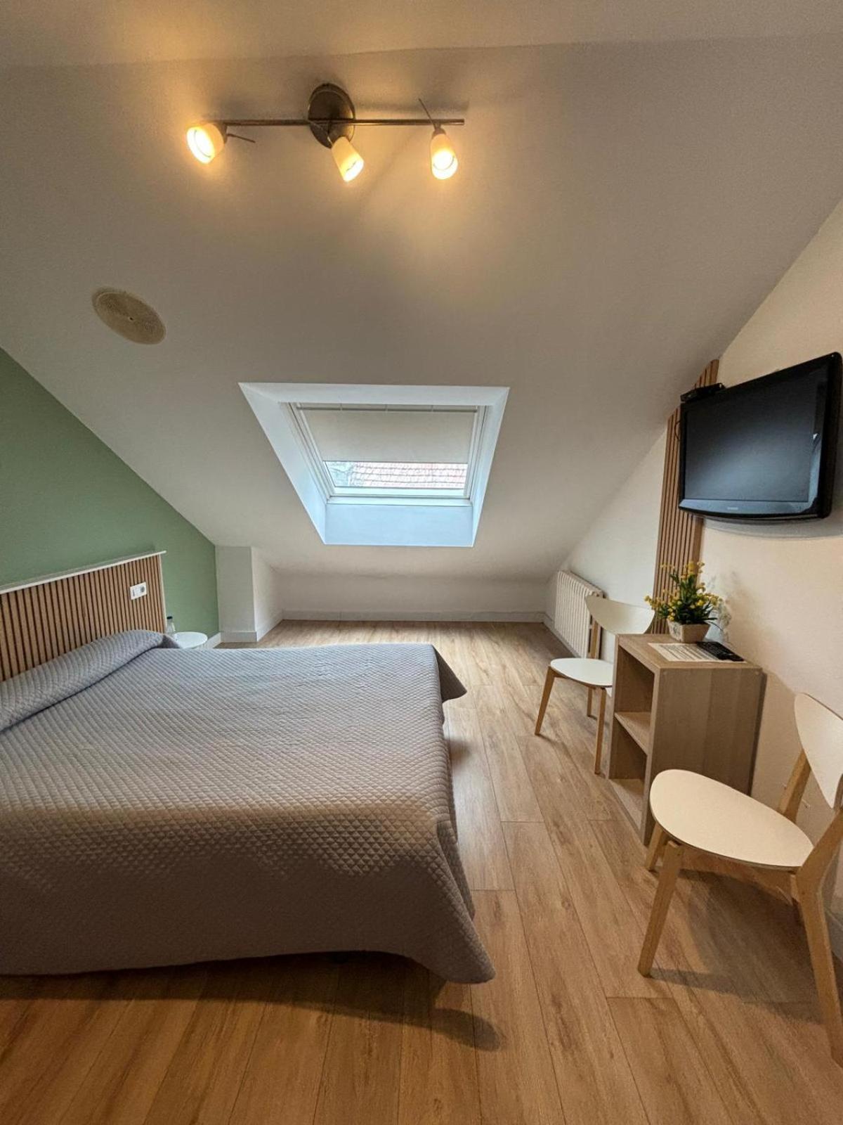 Hostal La Frontera Ferrol Extérieur photo
