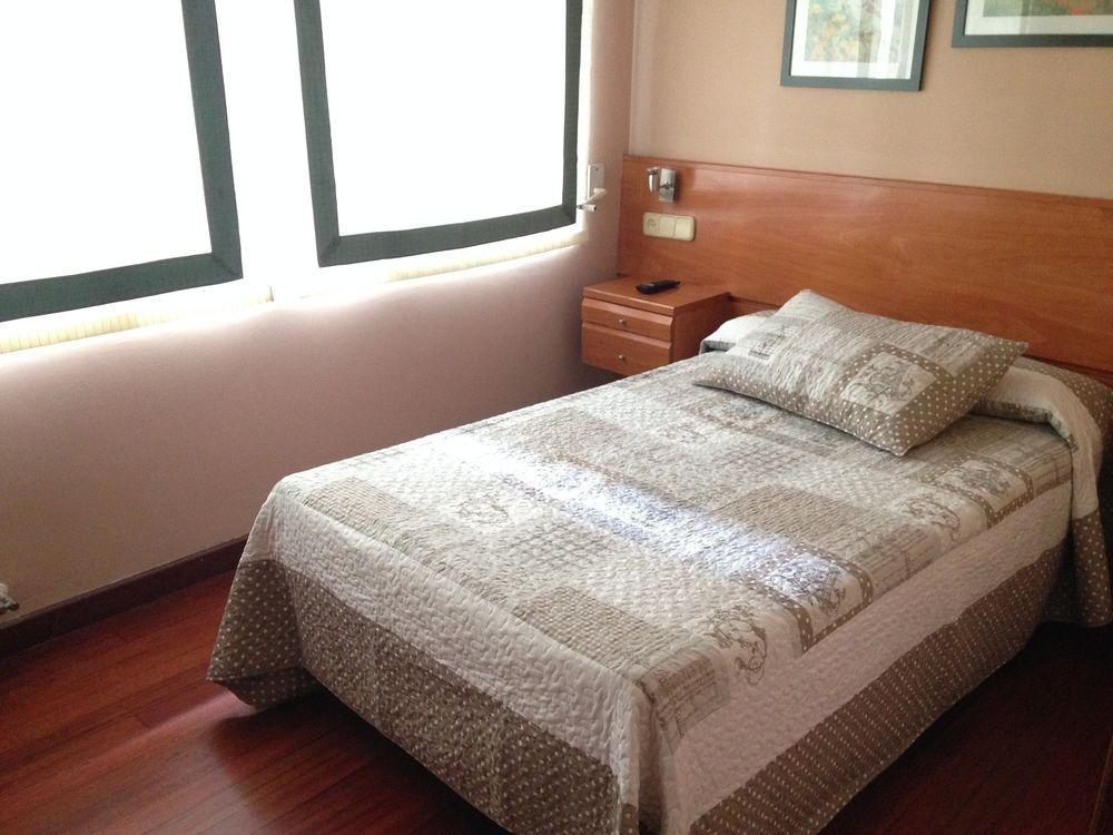 Hostal La Frontera Ferrol Extérieur photo