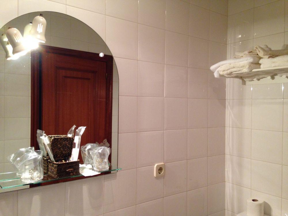 Hostal La Frontera Ferrol Extérieur photo