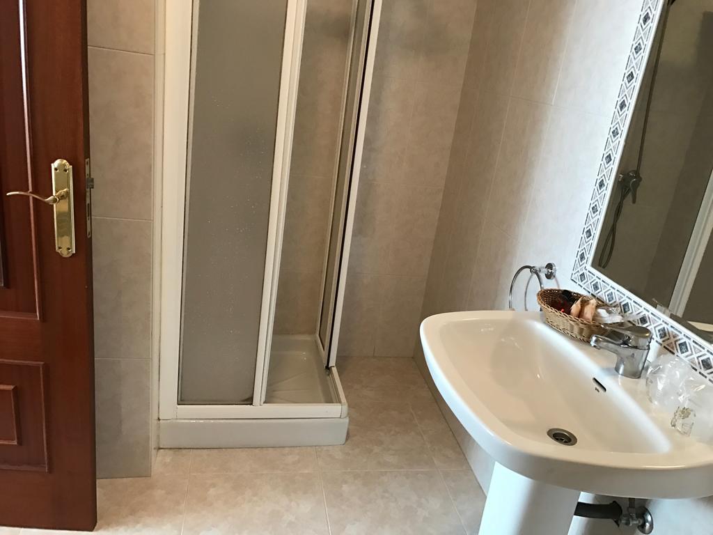 Hostal La Frontera Ferrol Extérieur photo