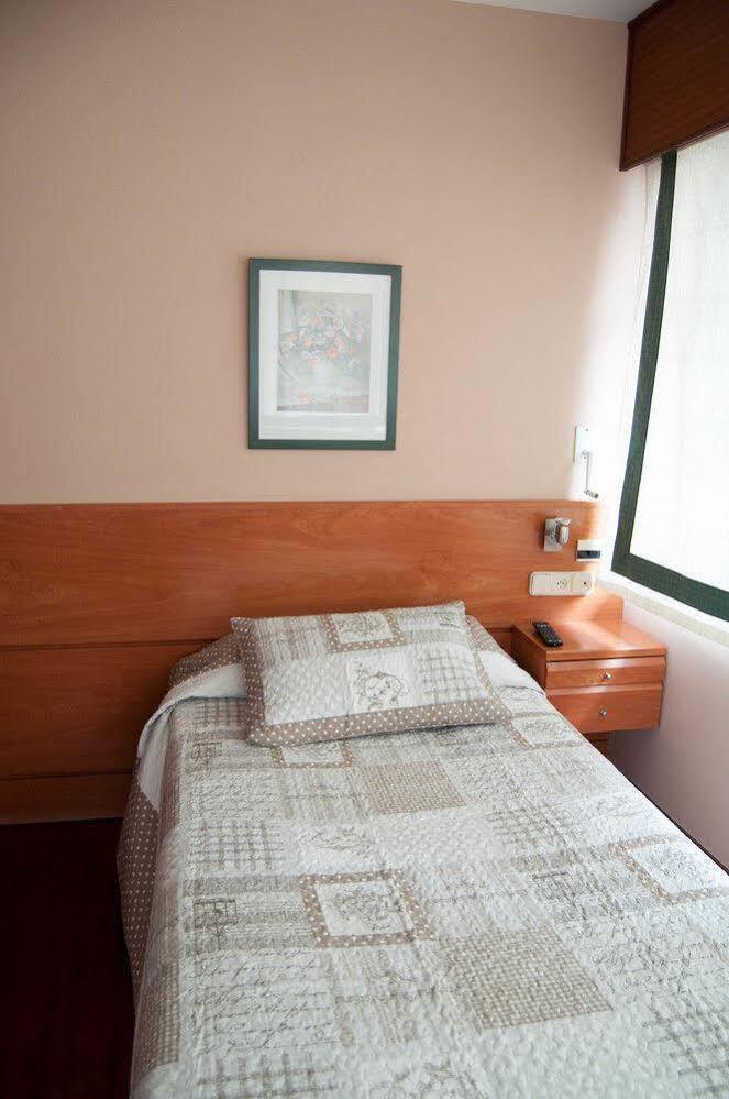Hostal La Frontera Ferrol Extérieur photo